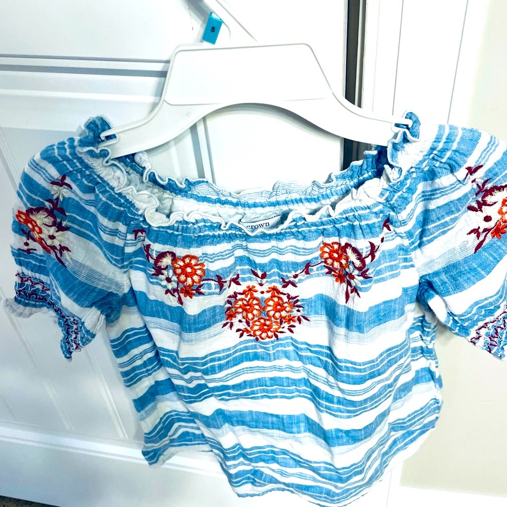 Girl’s Crown and Ivy! Size medium! Never worn!